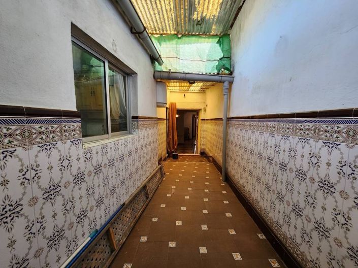 Image No.9-5 Bed Townhouse for sale