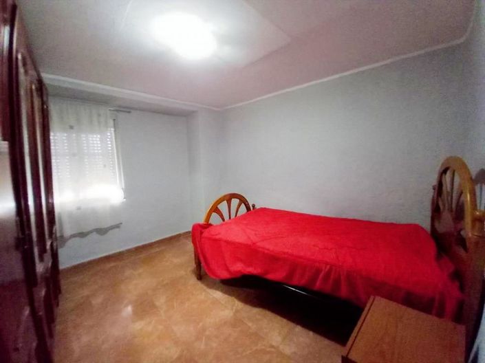 Image No.15-4 Bed Townhouse for sale