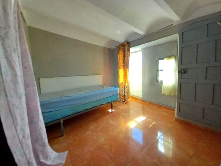 Image No.16-4 Bed Townhouse for sale