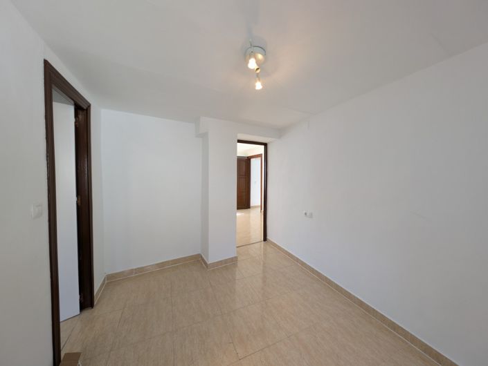 Image No.24-3 Bed Townhouse for sale