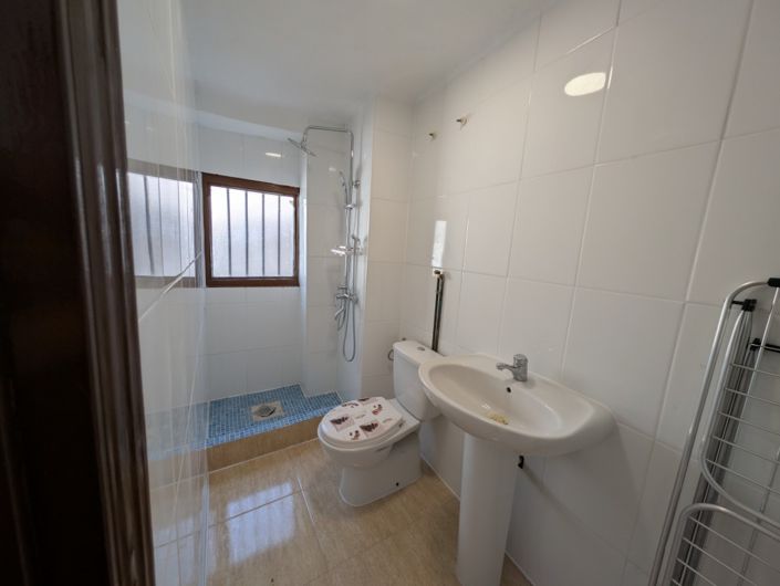 Image No.26-3 Bed Townhouse for sale