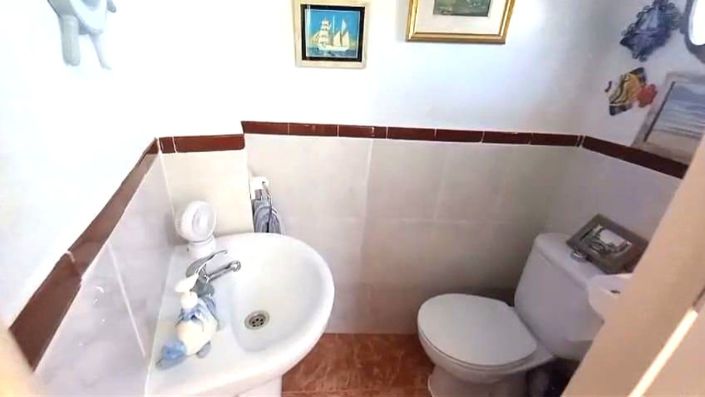 Image No.12-3 Bed Townhouse for sale