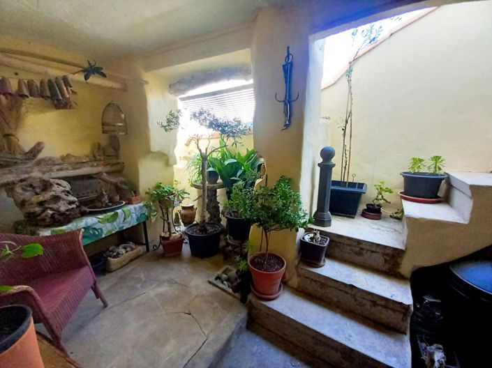 Image No.15-3 Bed Townhouse for sale