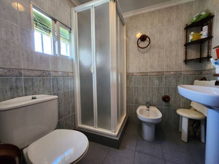 Image No.20-4 Bed Townhouse for sale