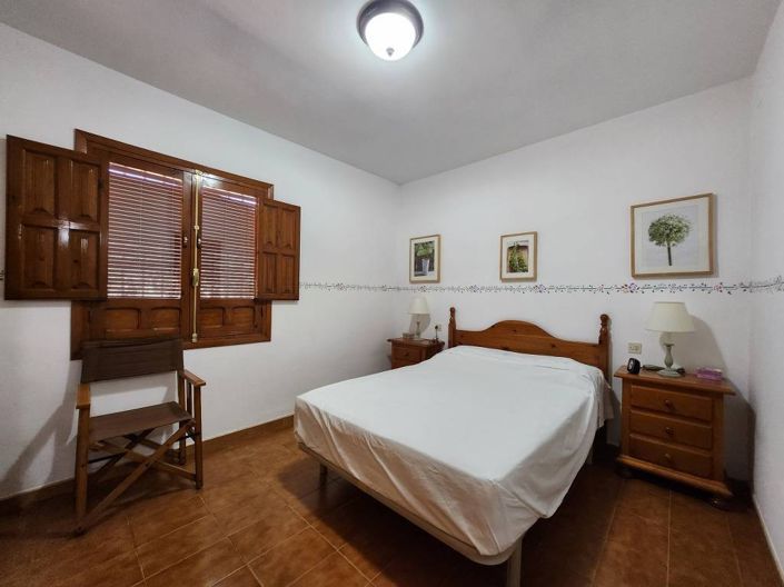 Image No.11-3 Bed Chalet for sale