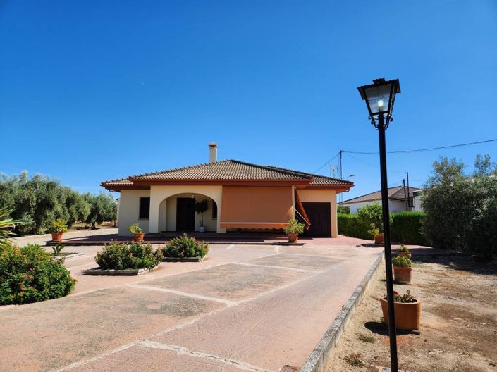 Image No.16-3 Bed Chalet for sale