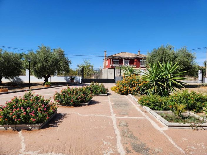 Image No.17-3 Bed Chalet for sale