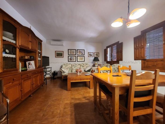 Image No.6-3 Bed Chalet for sale