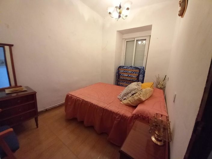 Image No.14-4 Bed Townhouse for sale