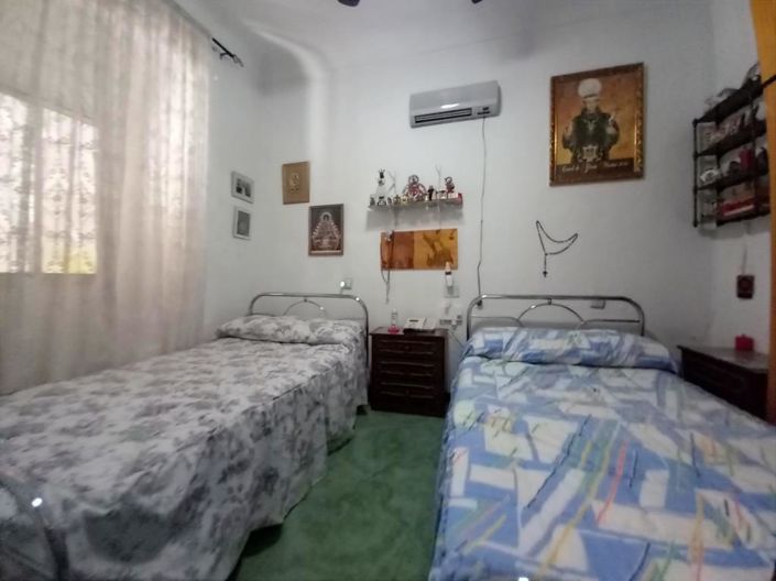 Image No.16-4 Bed Townhouse for sale