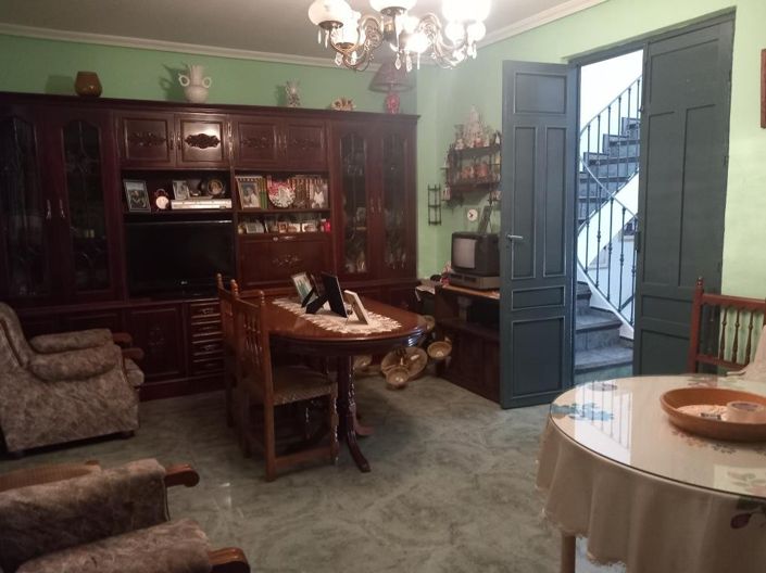 Image No.19-4 Bed Townhouse for sale