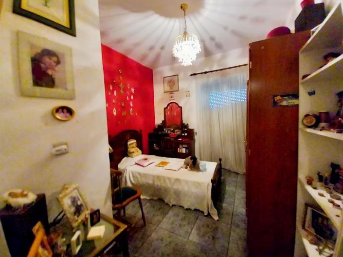 Image No.25-4 Bed Townhouse for sale