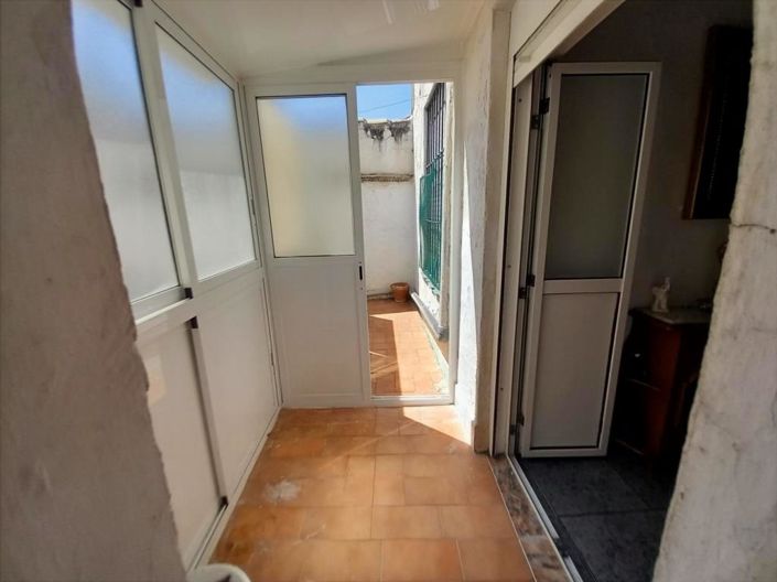 Image No.28-4 Bed Townhouse for sale