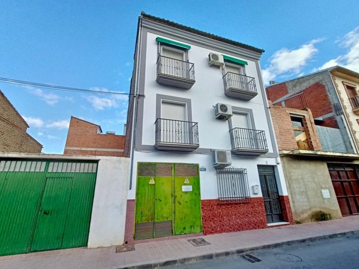 Image No.17-3 Bed Apartment for sale