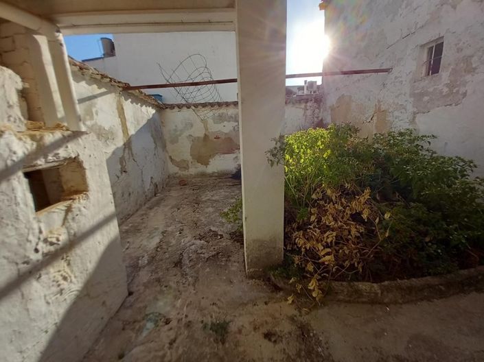 Image No.20-5 Bed Townhouse for sale