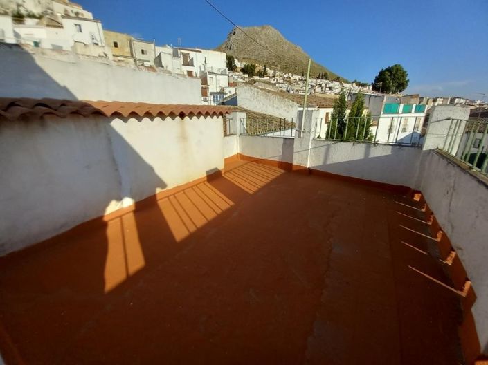 Image No.37-5 Bed Townhouse for sale