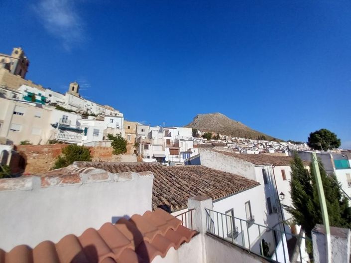 Image No.40-5 Bed Townhouse for sale