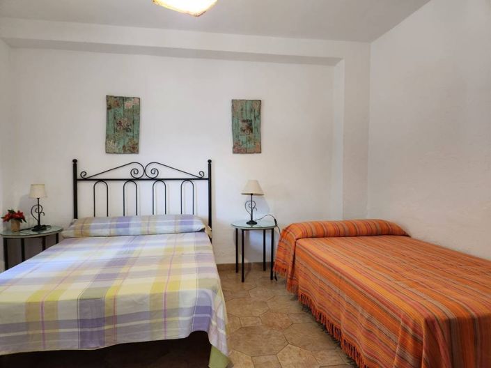 Image No.11-6 Bed Country House for sale