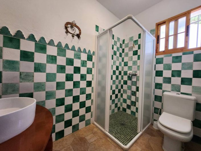 Image No.14-6 Bed Country House for sale