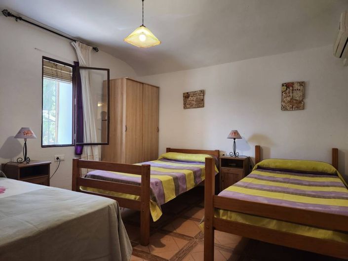 Image No.9-6 Bed Country House for sale