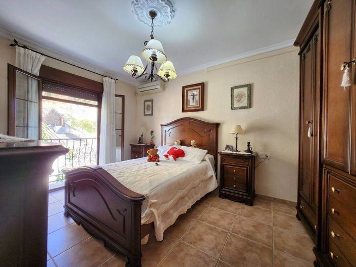 Image No.13-3 Bed Apartment for sale