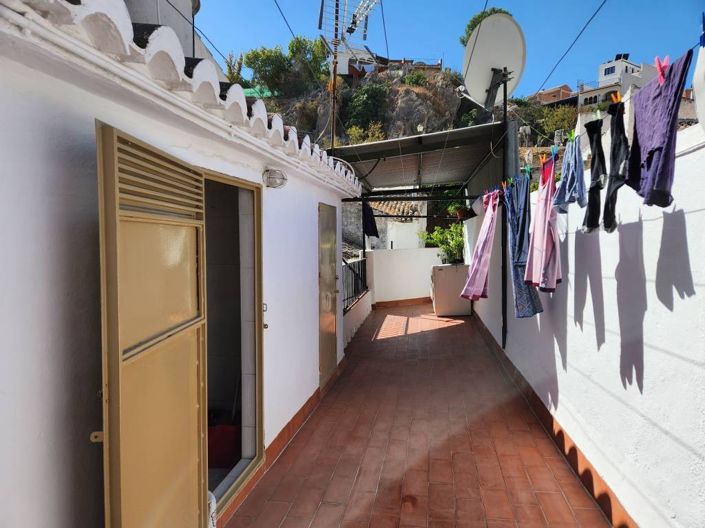 Image No.18-3 Bed Apartment for sale