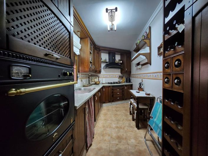 Image No.6-3 Bed Apartment for sale