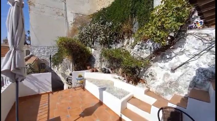 Image No.31-2 Bed Townhouse for sale