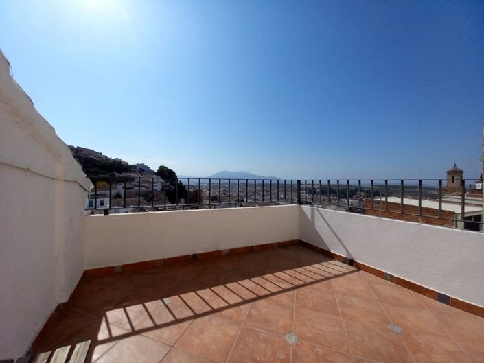 Image No.35-2 Bed Townhouse for sale