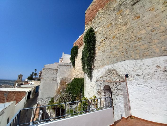 Image No.36-2 Bed Townhouse for sale