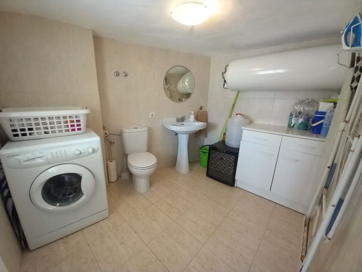 Image No.7-2 Bed Townhouse for sale