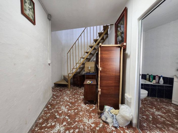 Image No.16-2 Bed Townhouse for sale