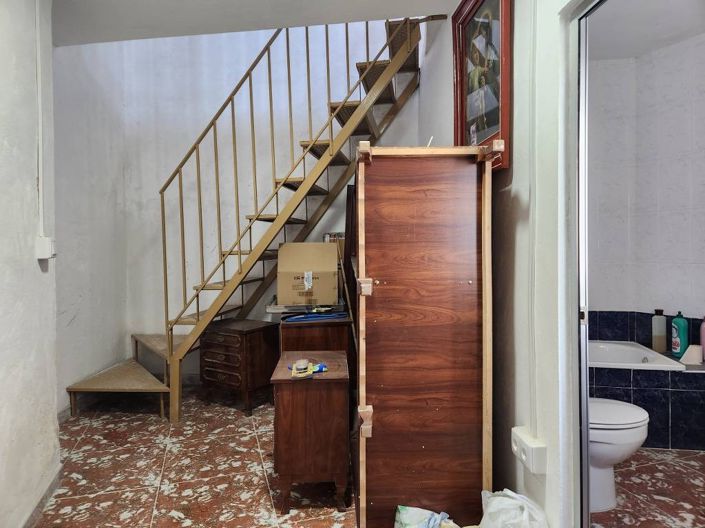 Image No.17-2 Bed Townhouse for sale