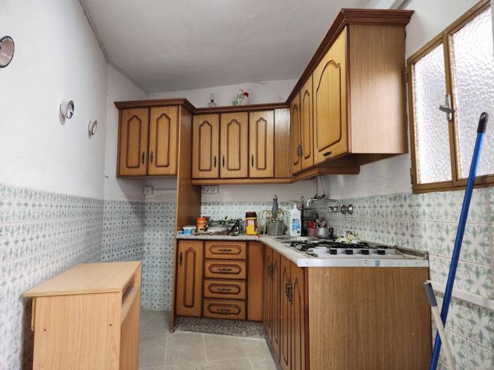 Image No.6-2 Bed Townhouse for sale