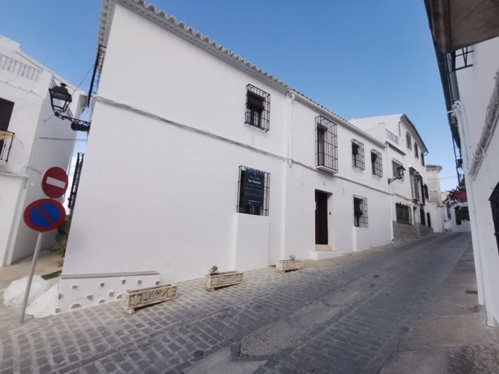 Image No.2-4 Bed Village House for sale