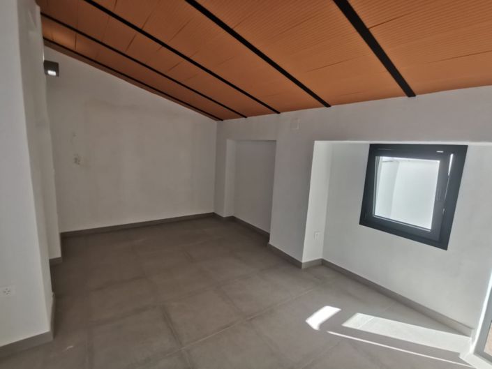 Image No.30-4 Bed Village House for sale