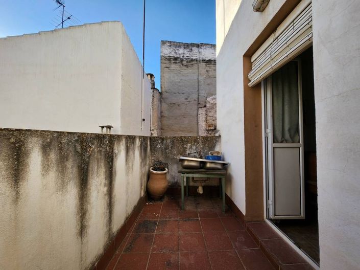 Image No.17-4 Bed Townhouse for sale