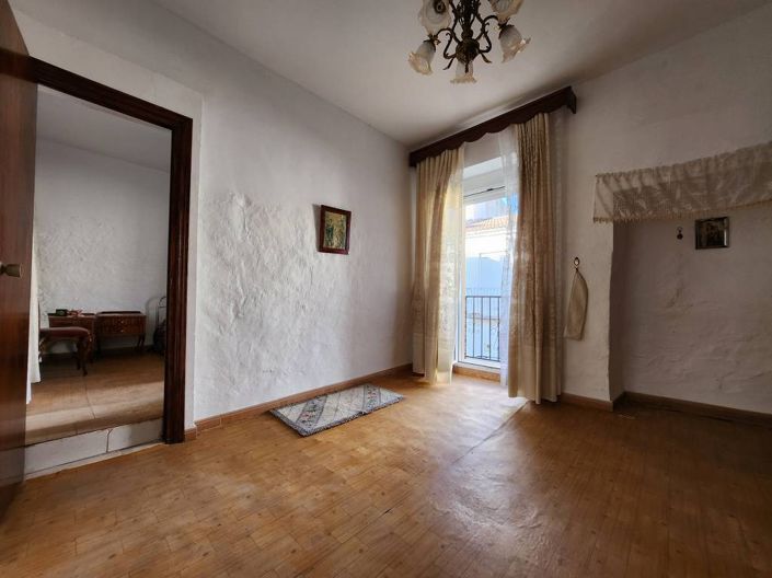 Image No.7-4 Bed Townhouse for sale