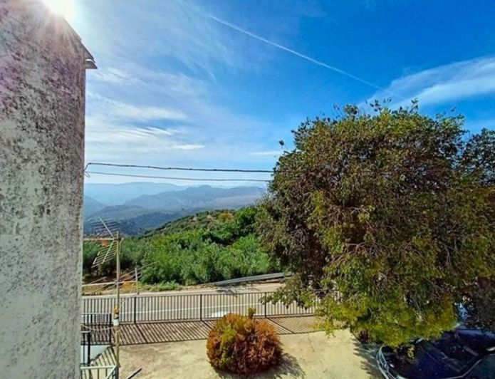 Image No.14-4 Bed Townhouse for sale