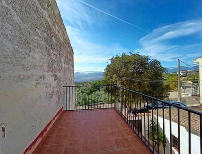 Image No.15-4 Bed Townhouse for sale