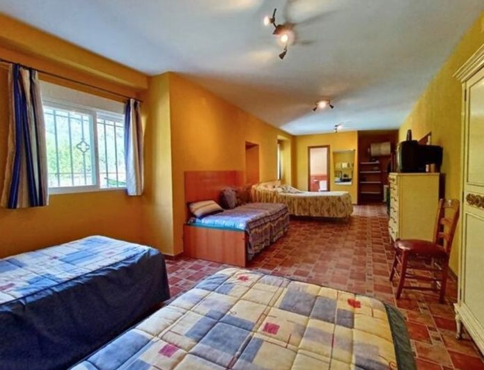 Image No.6-4 Bed Townhouse for sale