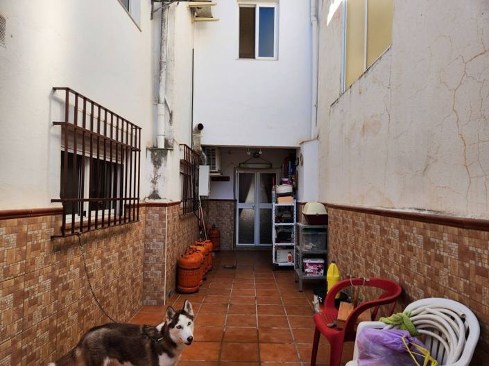 Image No.14-4 Bed Townhouse for sale