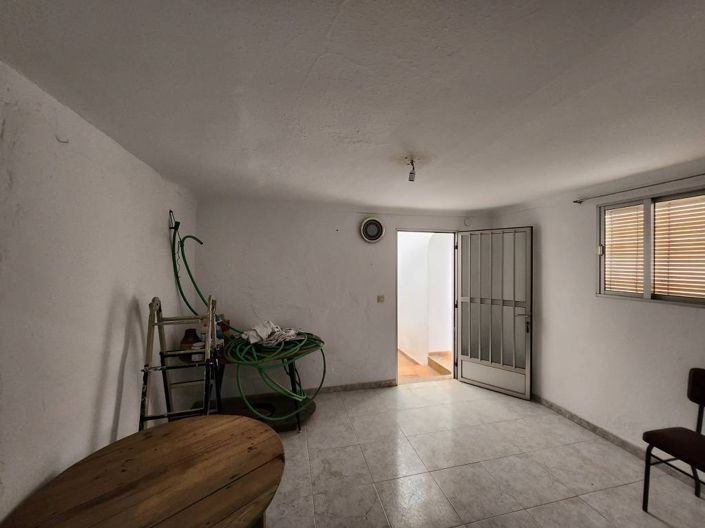 Image No.19-4 Bed Townhouse for sale