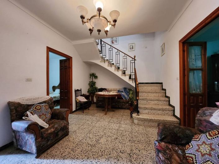 Image No.3-8 Bed Townhouse for sale