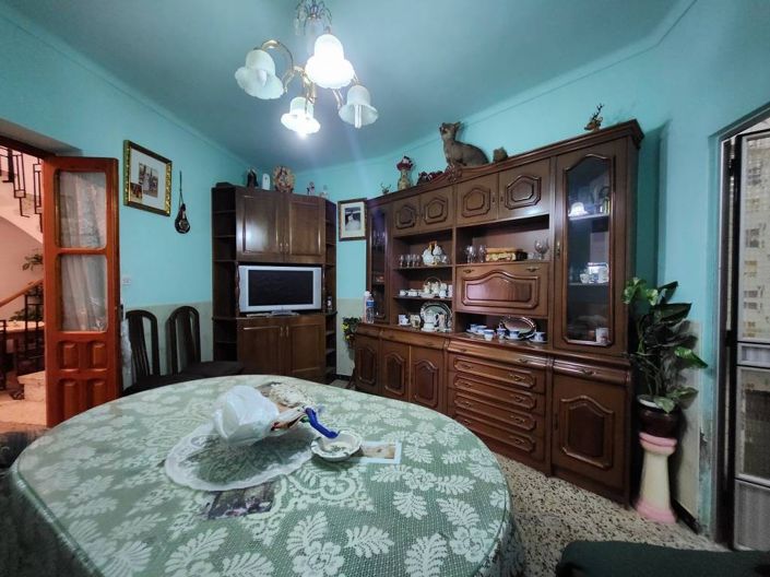 Image No.5-8 Bed Townhouse for sale