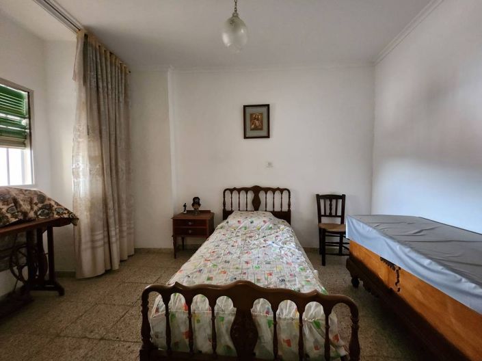 Image No.11-5 Bed Townhouse for sale