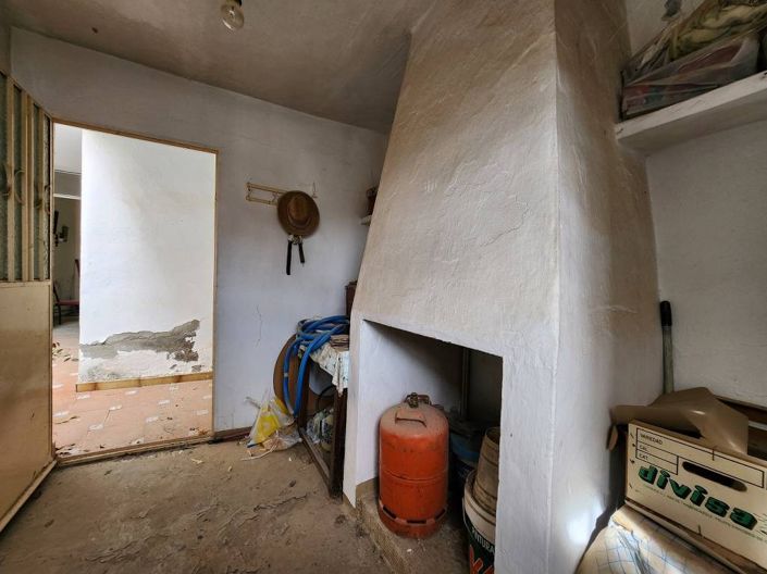 Image No.19-5 Bed Townhouse for sale