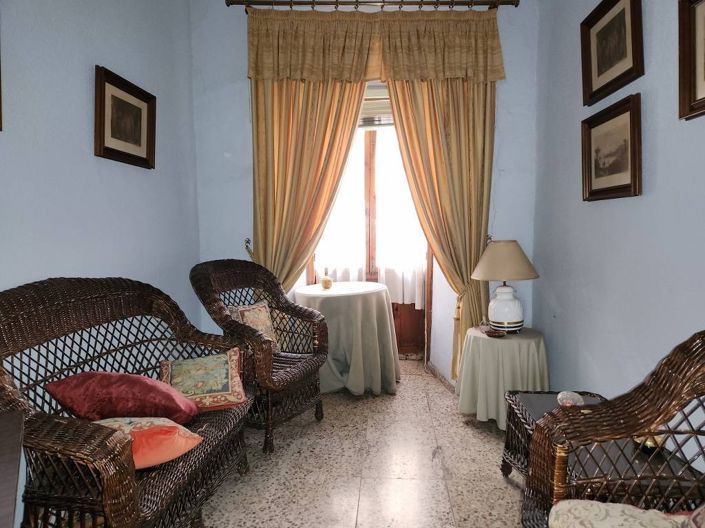 Image No.16-5 Bed Townhouse for sale