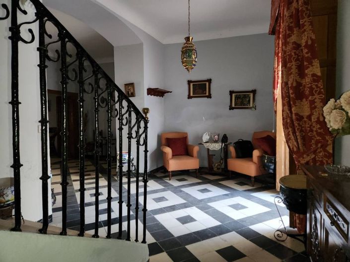 Image No.17-5 Bed Townhouse for sale