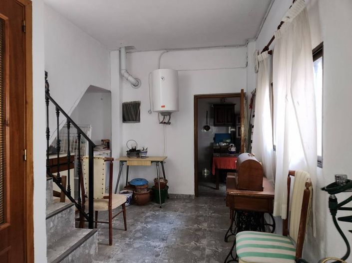 Image No.18-5 Bed Townhouse for sale